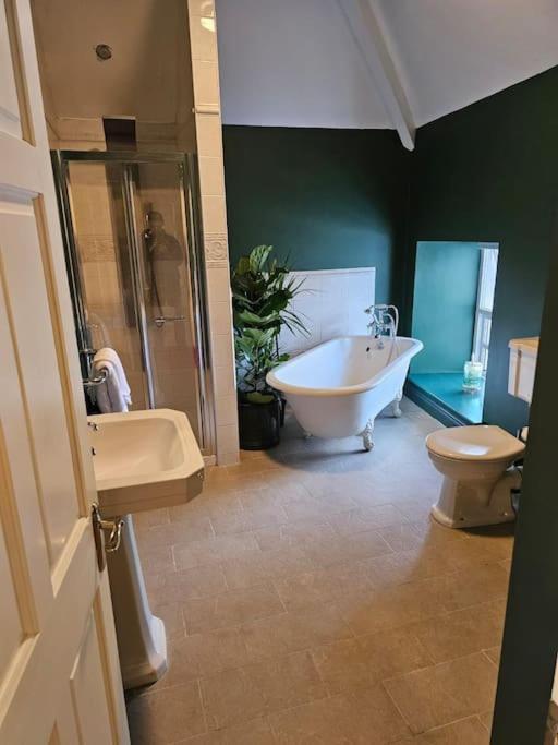 Hill House Lodge Sleeps 6 Overlooking The Rock Of Cashel Cashel (Tipperary) Exterior foto