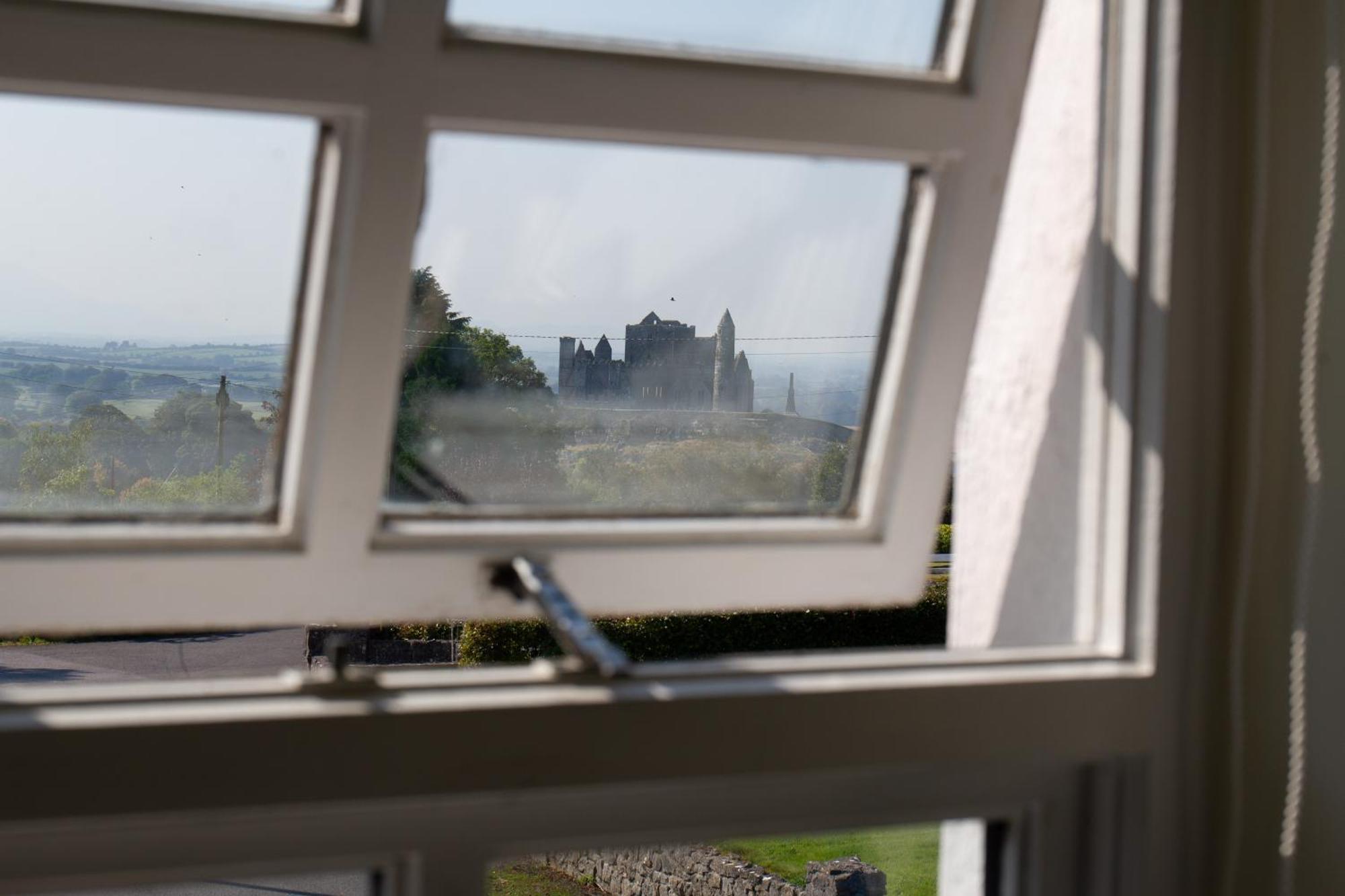 Hill House Lodge Sleeps 6 Overlooking The Rock Of Cashel Cashel (Tipperary) Exterior foto