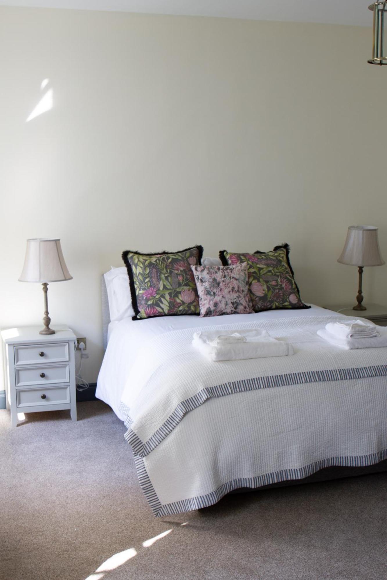 Hill House Lodge Sleeps 6 Overlooking The Rock Of Cashel Cashel (Tipperary) Exterior foto